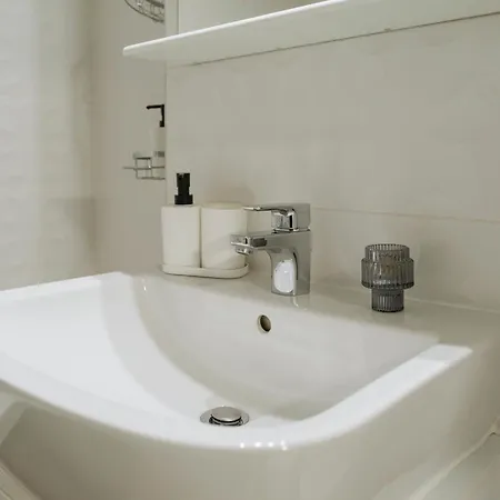 Apartment 21 With Parking Lujerului Bucharest