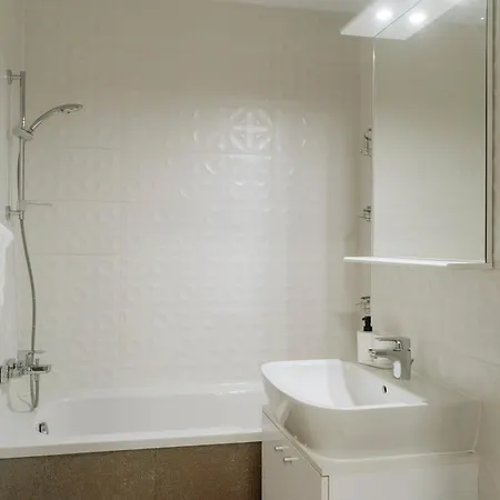 21 With Parking Lujerului